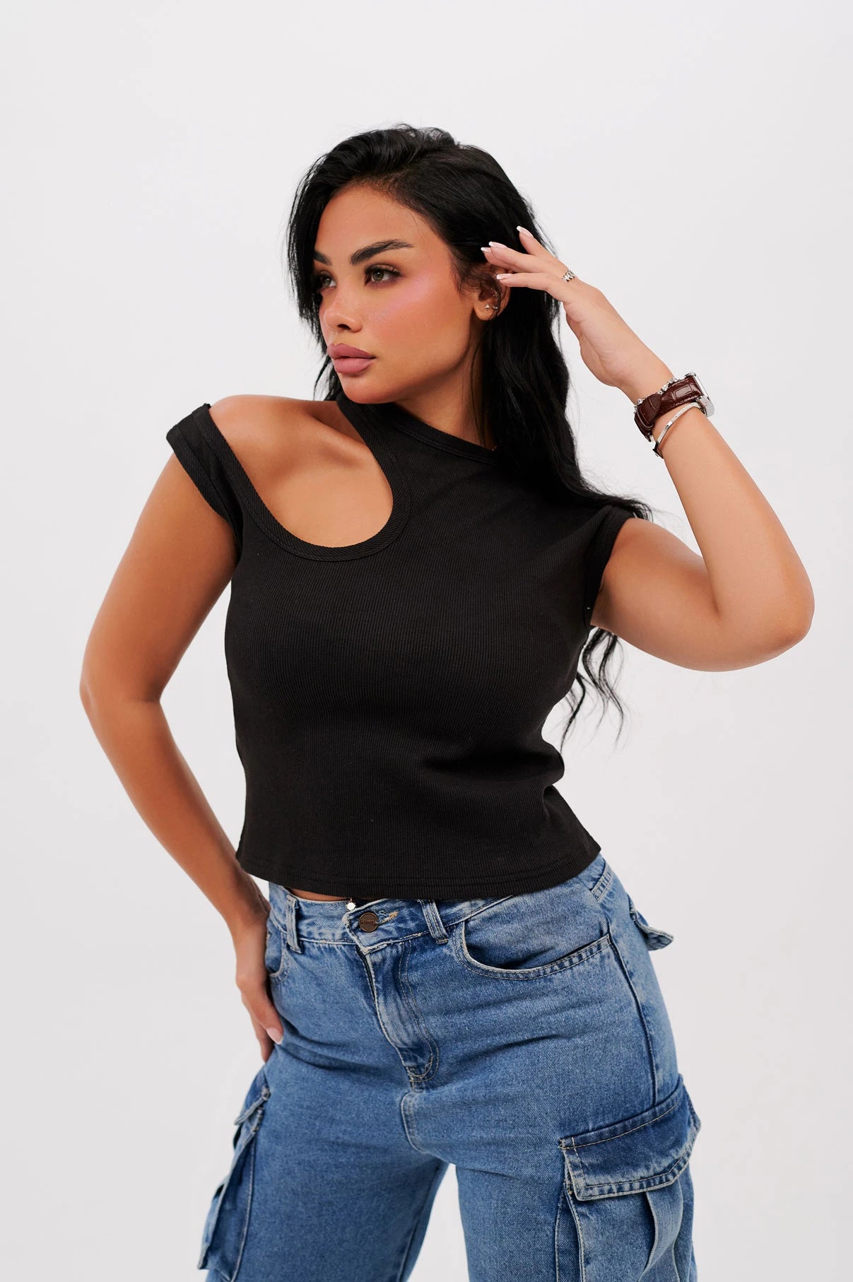 Kaira Shoulder Cut-Out